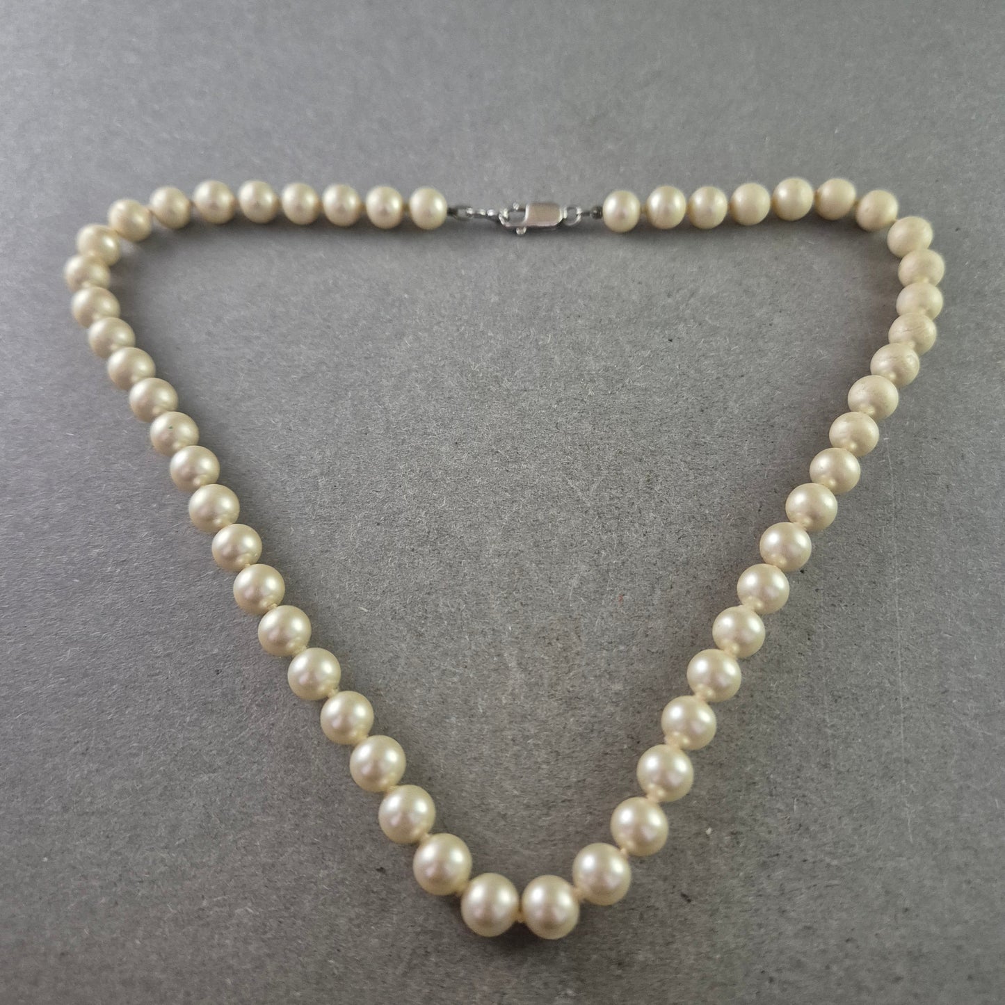 Klassische Perlen Halskette – Eleganter Vintage-Look in Creme