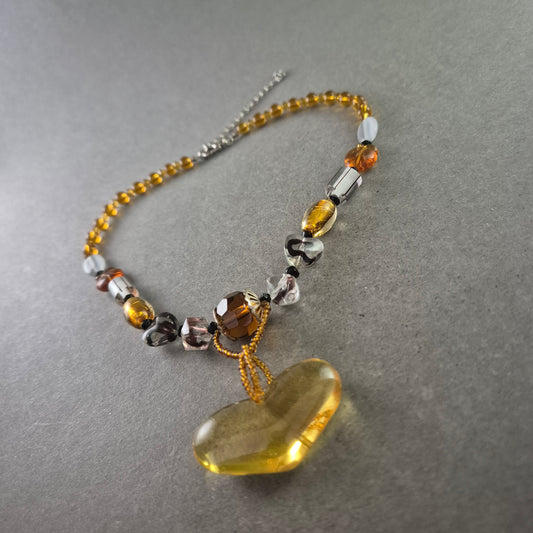 Herzanhänger Glas Halskette – Bunter Mix mit goldgelbem Akzent