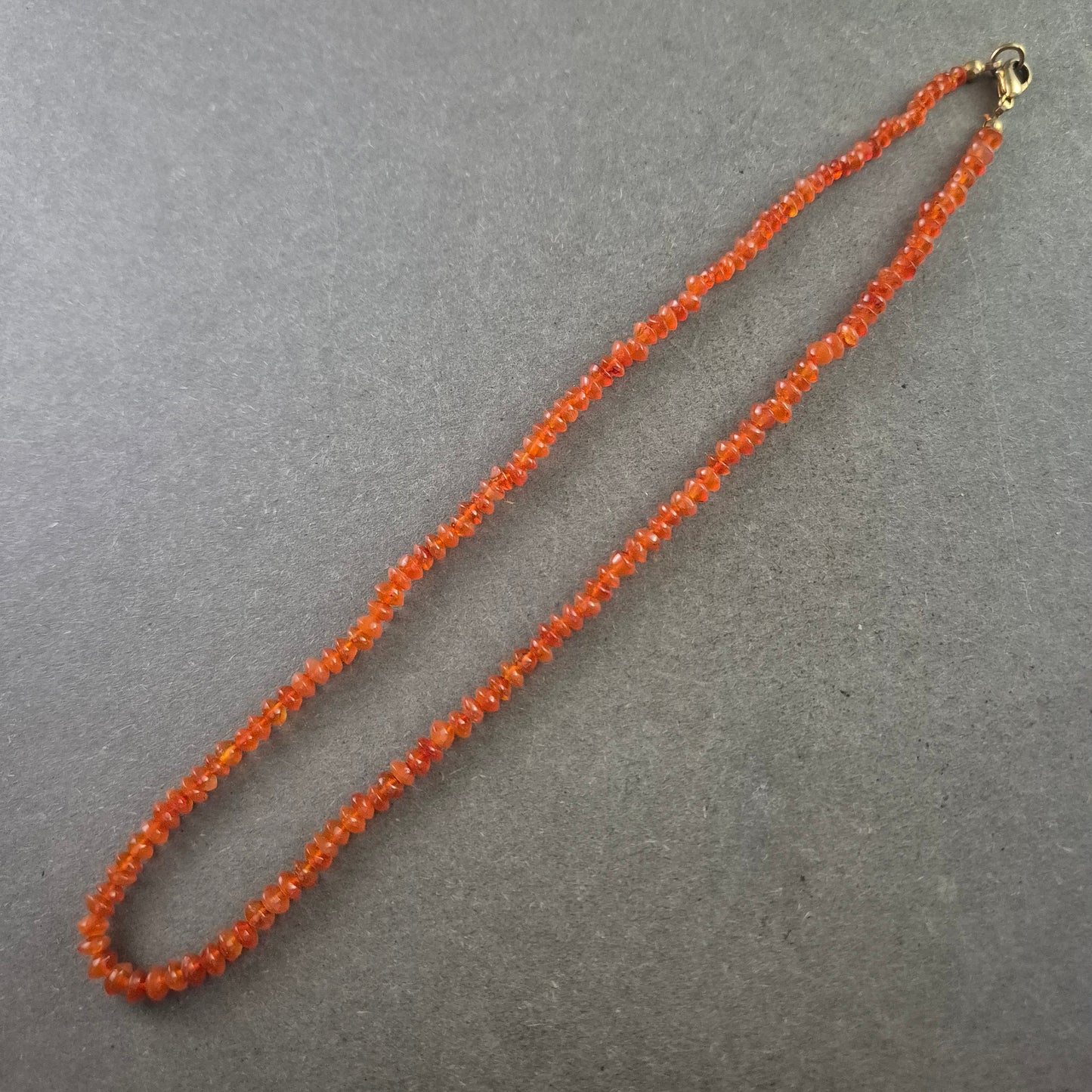 Oranger Karneol Halskette – Feine Edelsteinperlen in warmem Ton