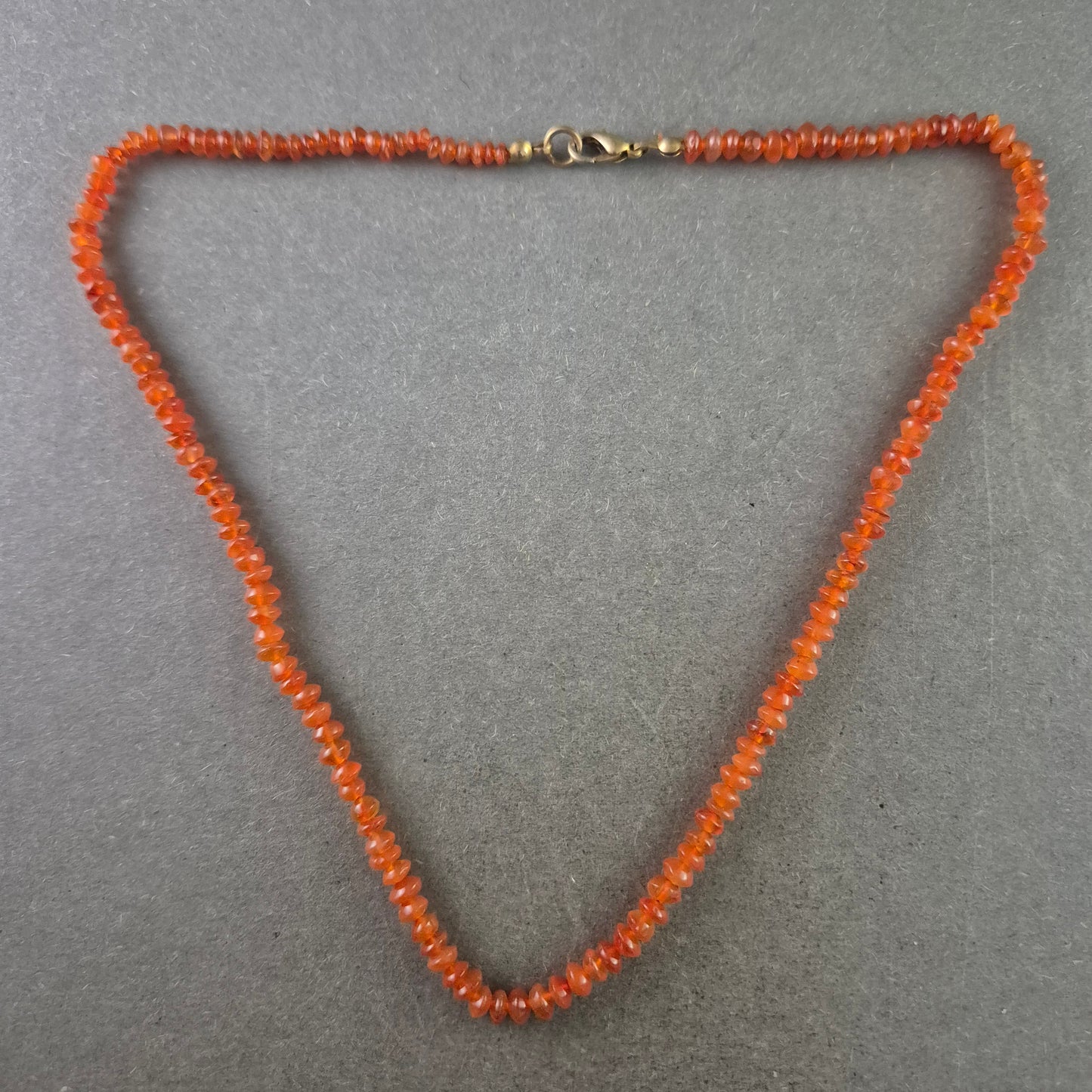 Oranger Karneol Halskette – Feine Edelsteinperlen in warmem Ton