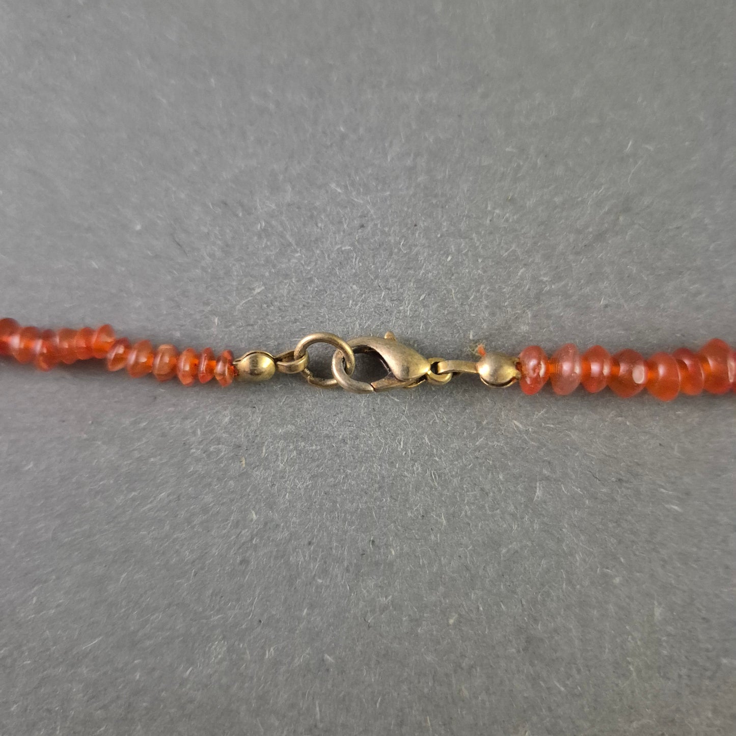 Oranger Karneol Halskette – Feine Edelsteinperlen in warmem Ton
