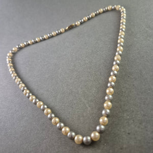 Elegante Perlenkette in Pastelltönen – Klassische Schönheit für jeden Anlass