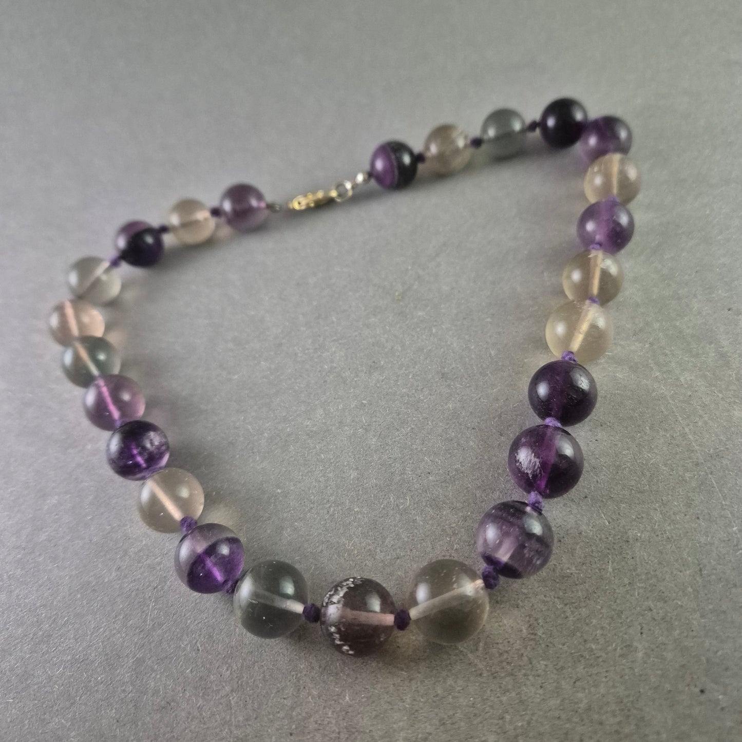 Fluorit Halskette mit Farbverlauf – Sanft schimmernde Edelsteinperlen