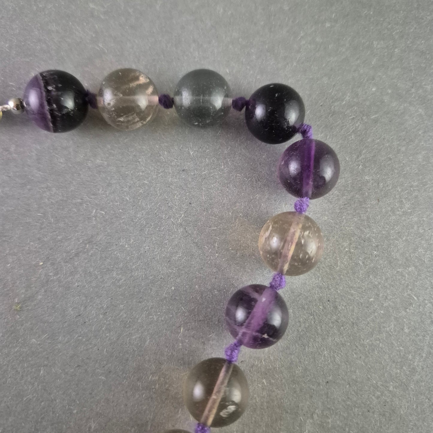 Fluorit Halskette mit Farbverlauf – Sanft schimmernde Edelsteinperlen