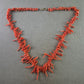 Auffällige rote Korallen Halskette – Naturdesign mit mediterranem Flair