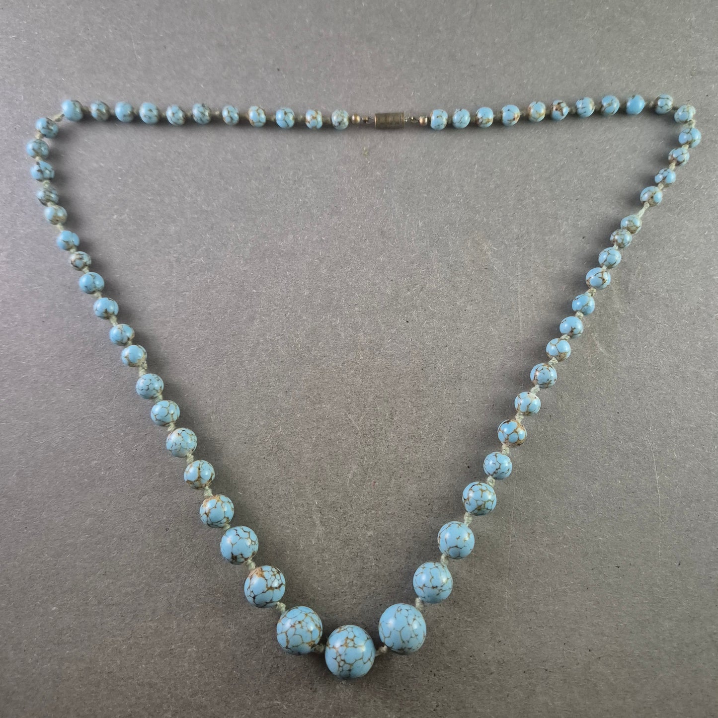 Elegante Türkis Halskette – Natürlicher Look mit auffälligem Farbspiel