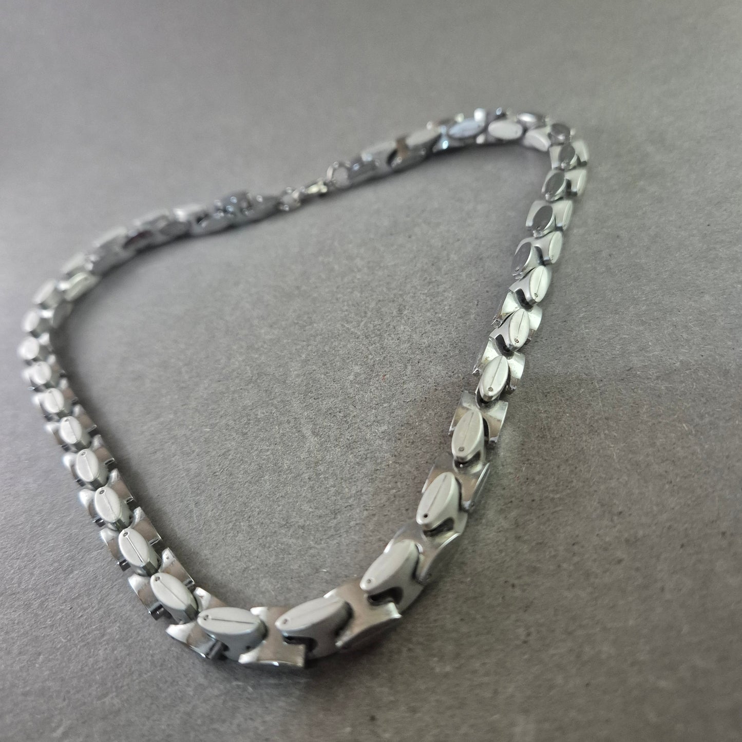 Massive Edelstahl Halskette – Robustes Design mit Gliederstruktur