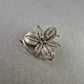 Filigrane Silber-Brosche in Blumenform