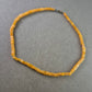 Schlichte Damen Halskette mit gelben Würfelperlen