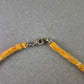 Schlichte Damen Halskette mit gelben Würfelperlen