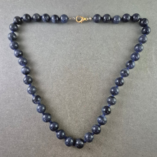 Damen Halskette mit tiefblauen Lapislazuli-Kugeln
