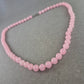 Zarte Halskette mit rosa Perlen – Femininer Look in Pastell