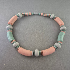 Vintage Keramikkette in Pastellfarben – Handgefertigter Boho-Look