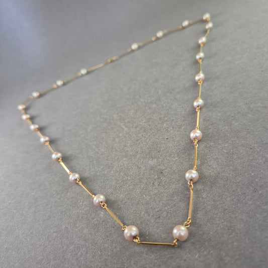 Feine Perlen Halskette mit goldfarbenen Stäben – Zarte Vintage-Eleganz