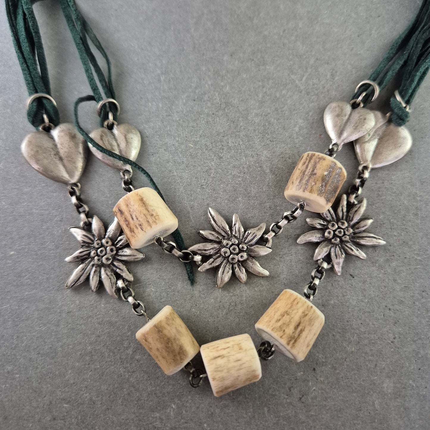 Alpenländische Trachten Halskette – Hirschhorn & Edelweiß Akzente