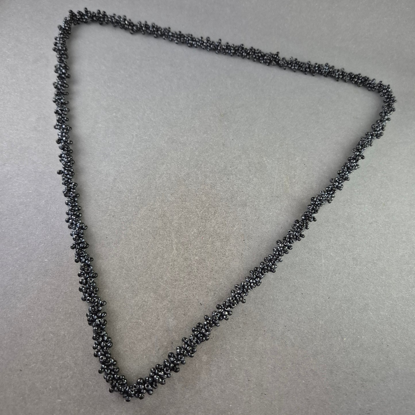 Schwarze Glasperlen Halskette – Handgearbeitet & Glänzend