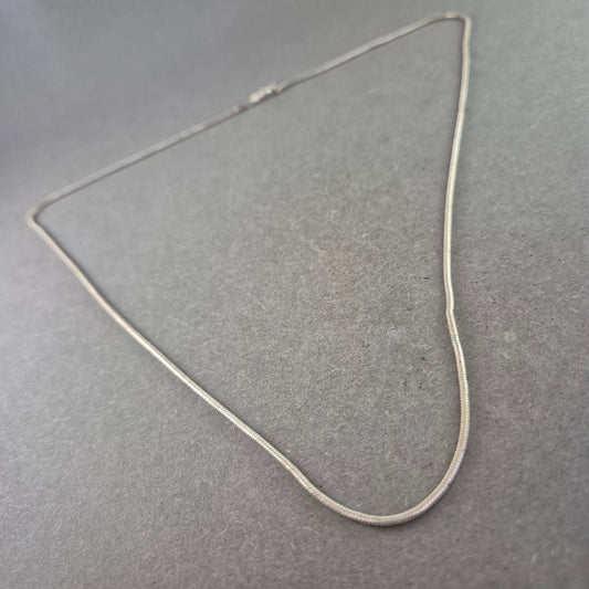 Schlichte Damen Halskette im Schlangendesign – Zeitlos und elegant