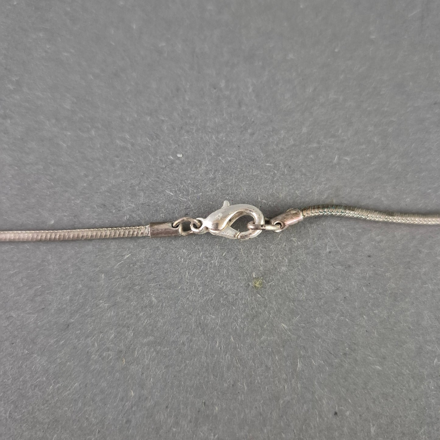 Schlichte Damen Halskette im Schlangendesign – Zeitlos und elegant