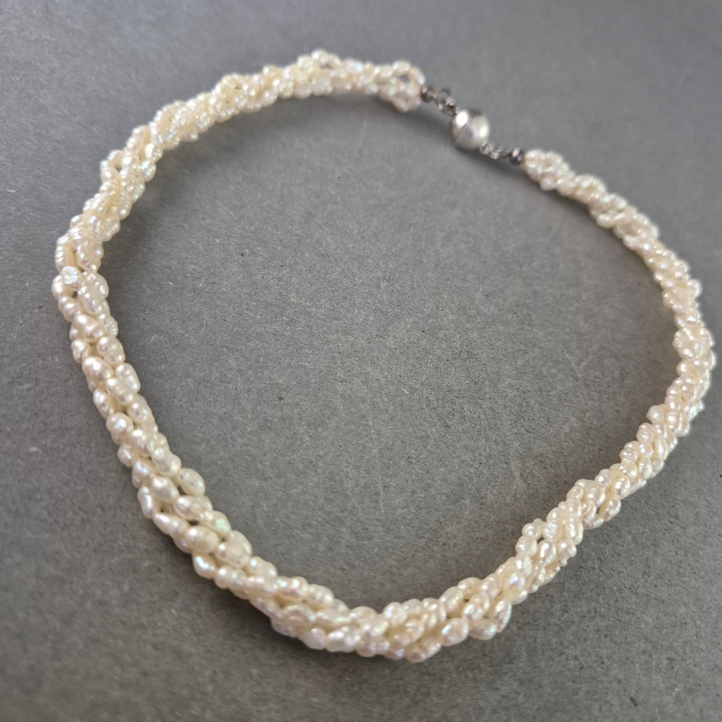 Elegante Trachten Kette mit Herz- und Edelweißanhängern – Alpenstil pur