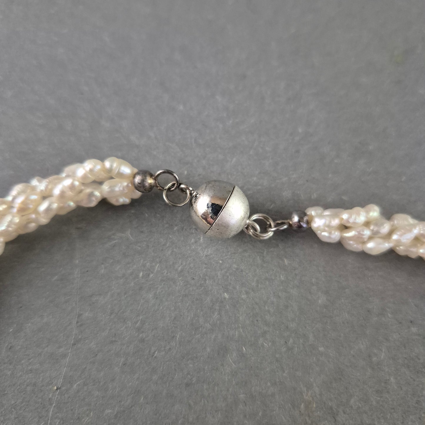 Elegante Trachten Kette mit Herz- und Edelweißanhängern – Alpenstil pur