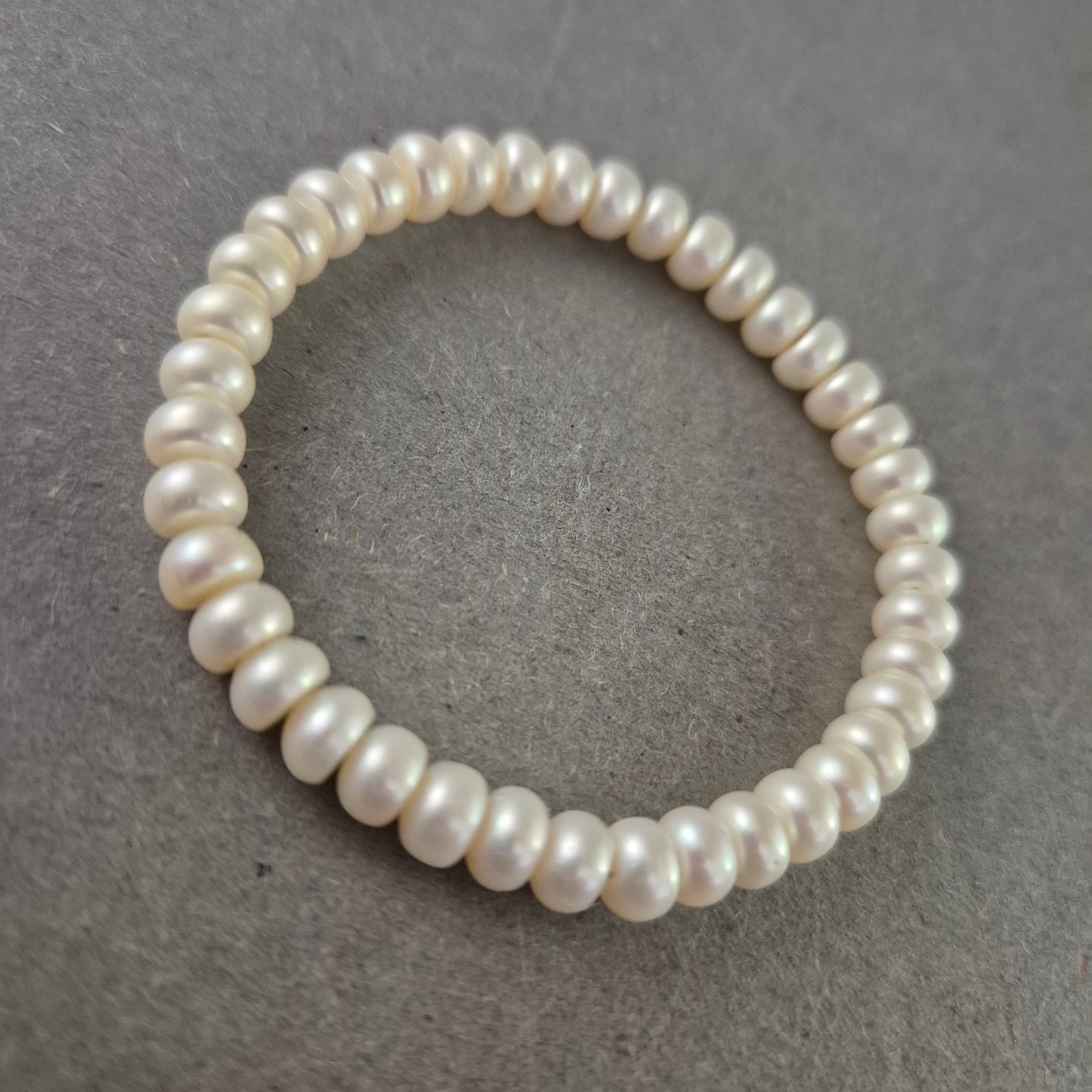 Elegantes Perlenarmband – Klassischer Stil für jeden Anlass