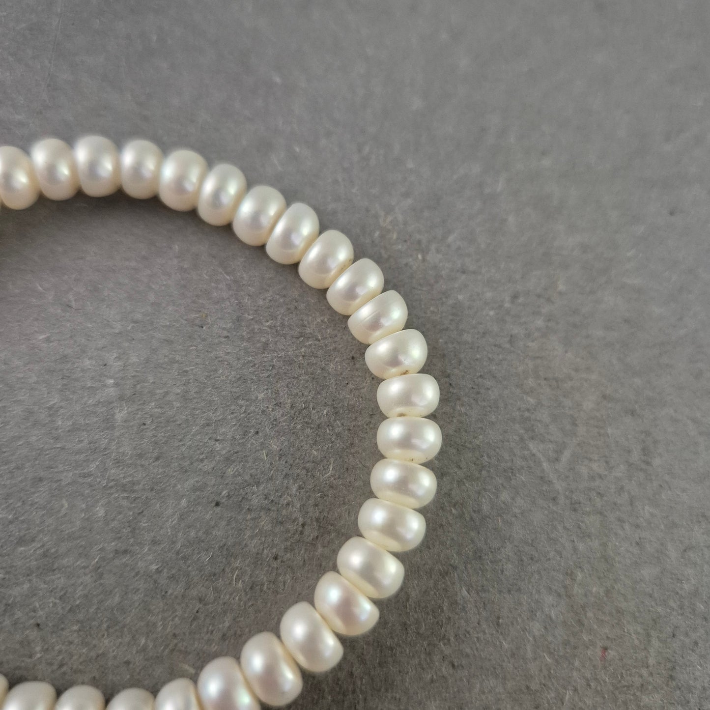 Elegantes Perlenarmband – Klassischer Stil für jeden Anlass