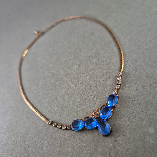 Elegante Vintage Halskette mit blauen Strasssteinen – Klassisches Design