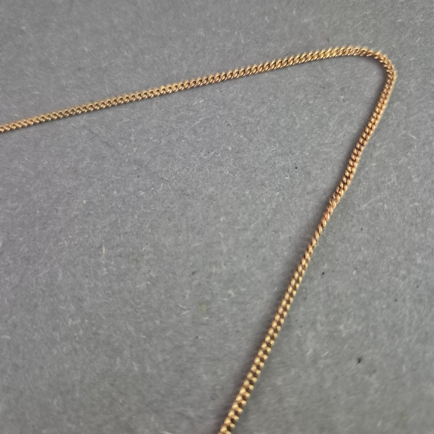 Klassische Damen Halskette mit Anhänger in Goldoptik