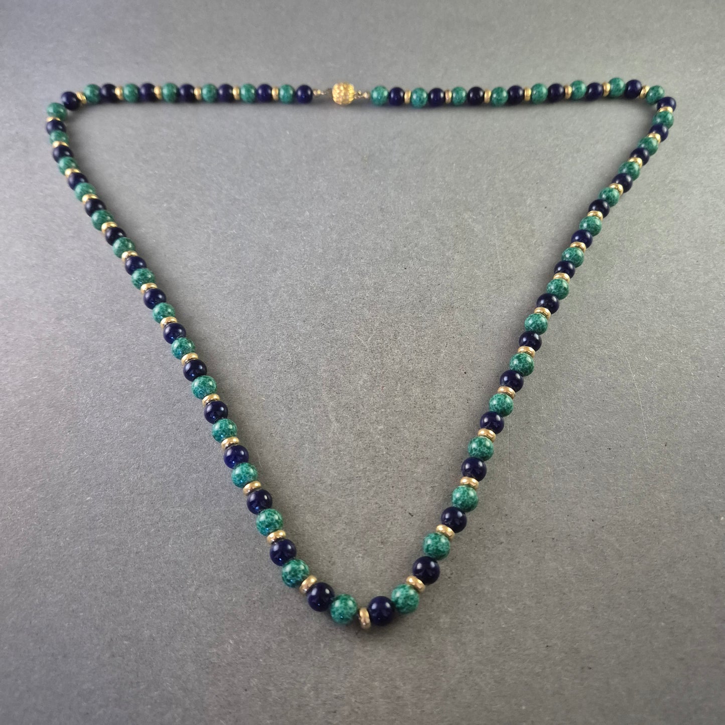 Elegante Halskette mit Lapislazuli und Malachit