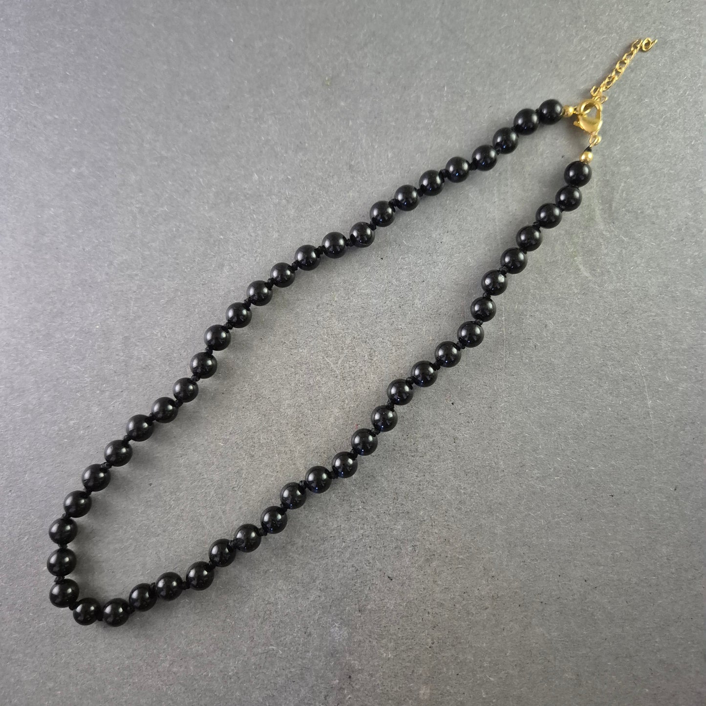 Elegante schwarze Halskette aus Onyx