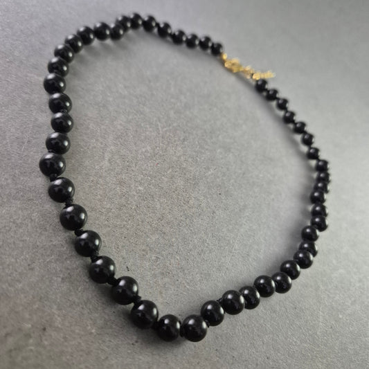 Elegante schwarze Halskette aus Onyx