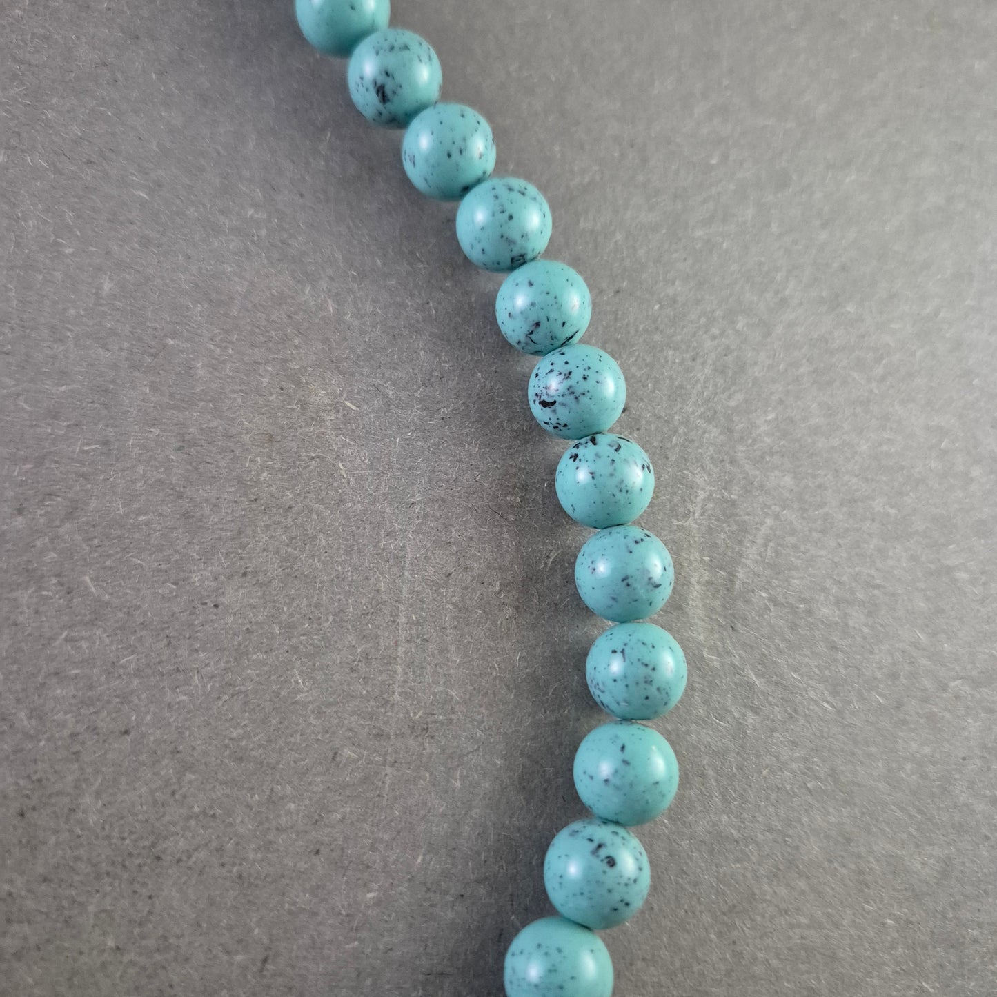 Boho Halskette mit Türkis und silberfarbenen Anhängern