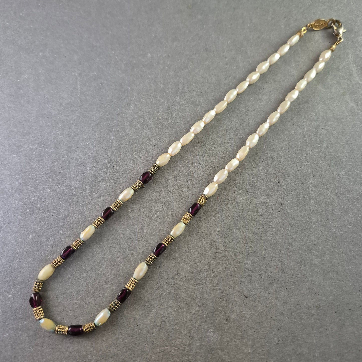 Napier Perlenkette mit Granat und Goldakzenten