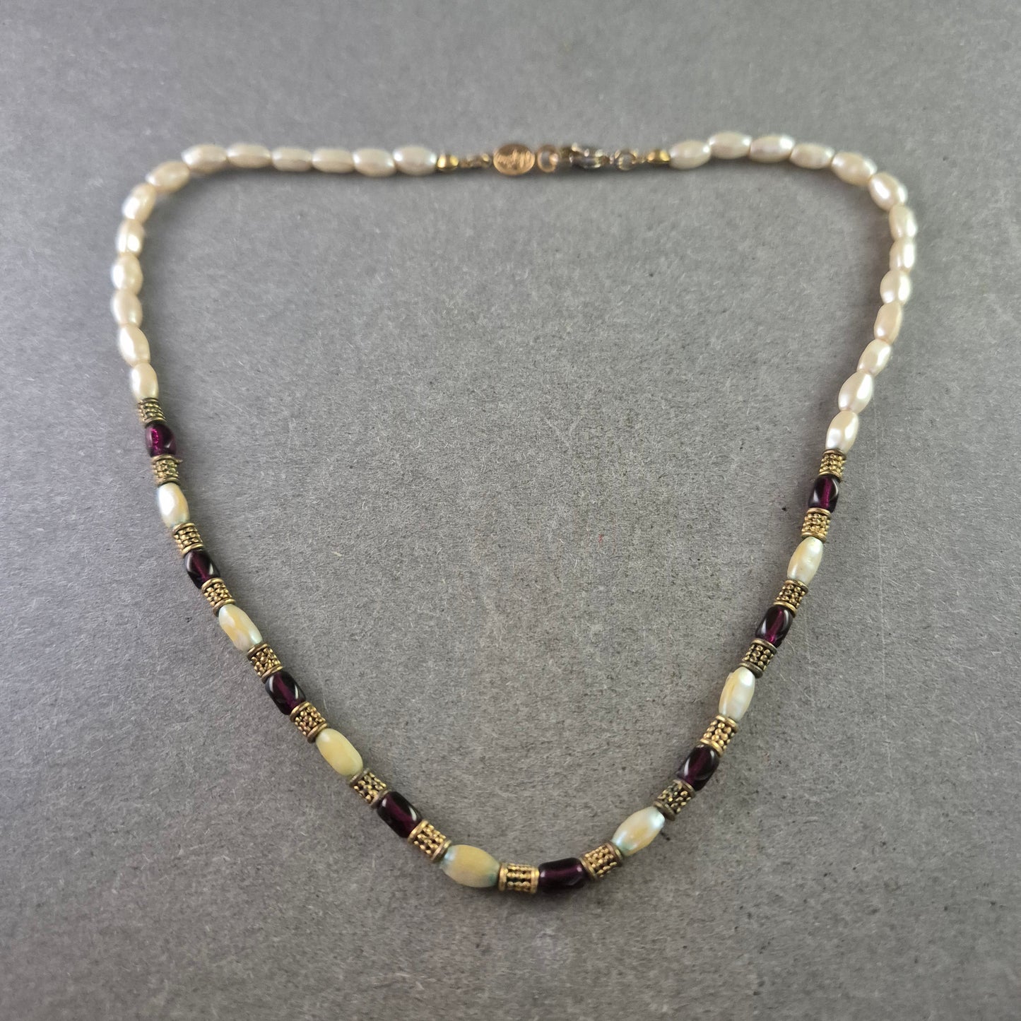 Napier Perlenkette mit Granat und Goldakzenten