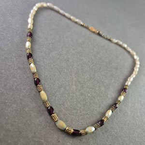 Napier Perlenkette mit Granat und Goldakzenten