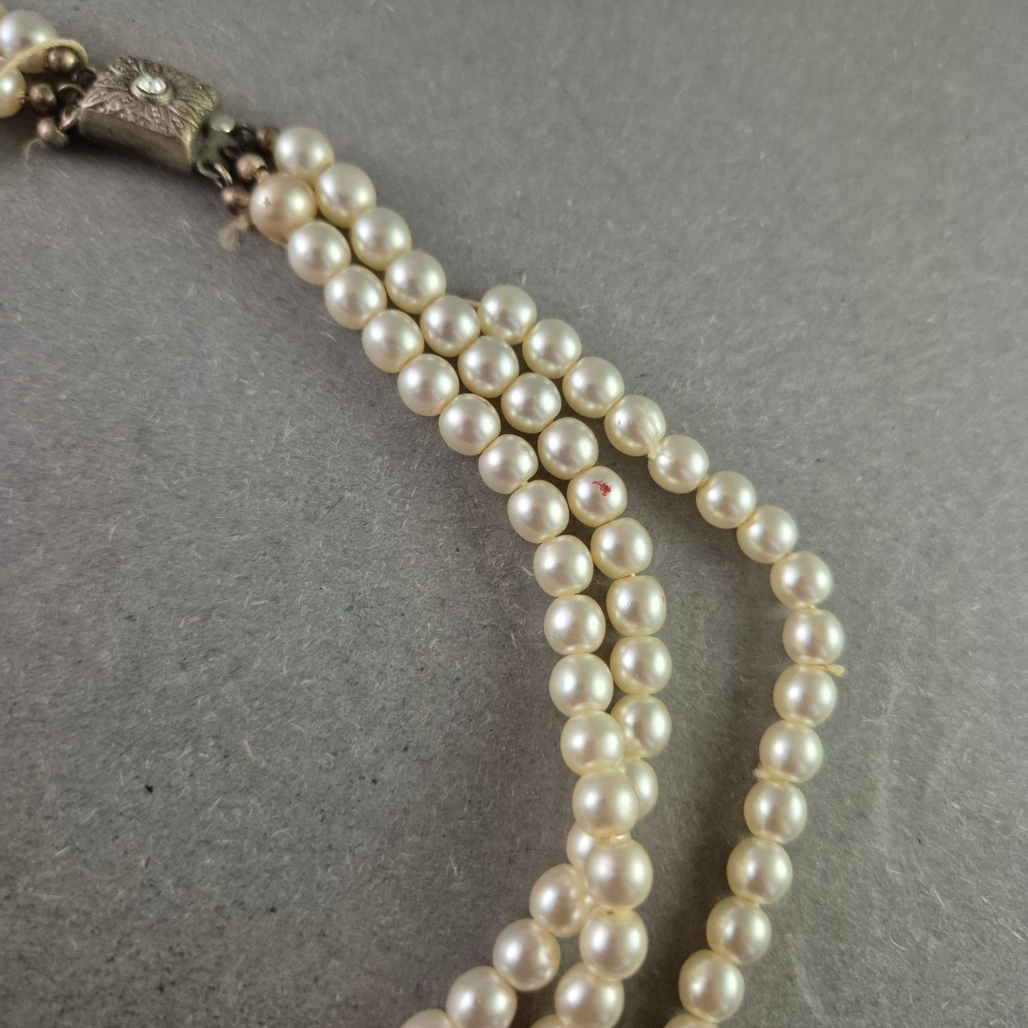 Elegante Perlenkette mit 835er Silberverschluss – Klassischer Vintage-Charme