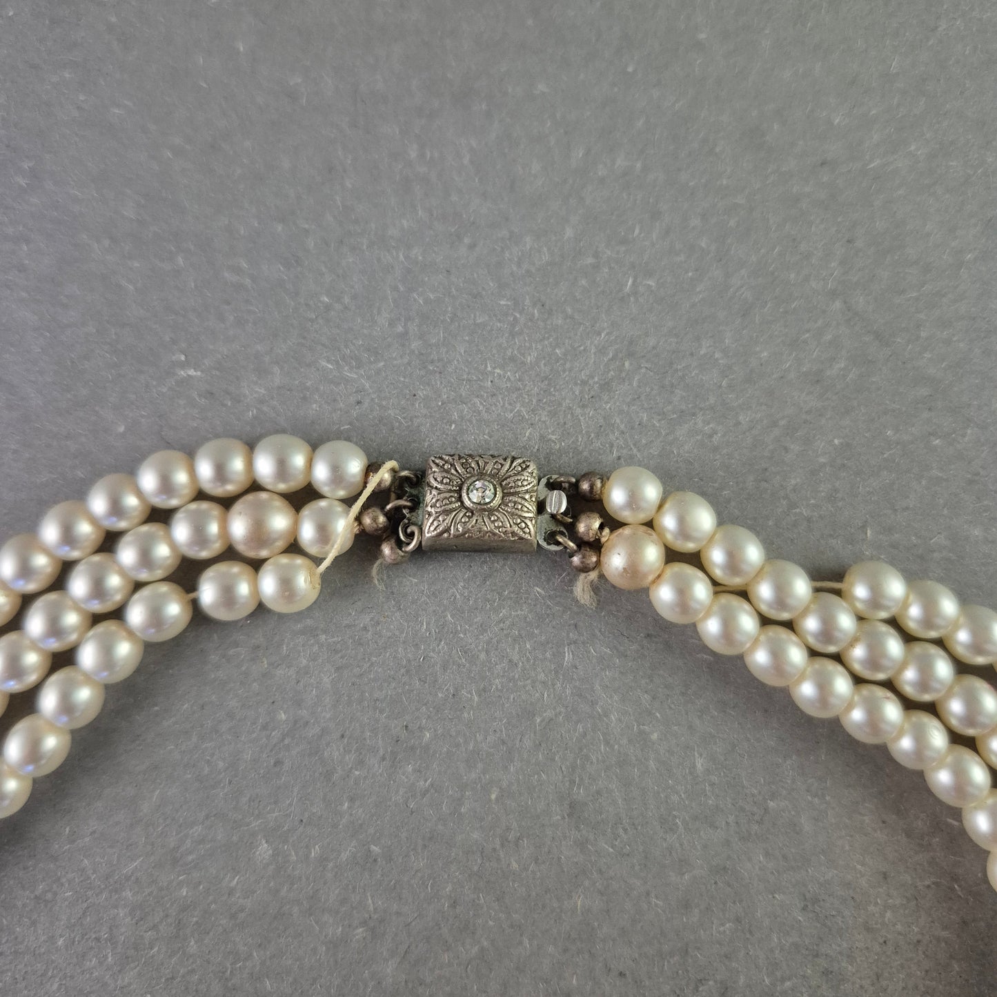 Elegante Perlenkette mit 835er Silberverschluss – Klassischer Vintage-Charme