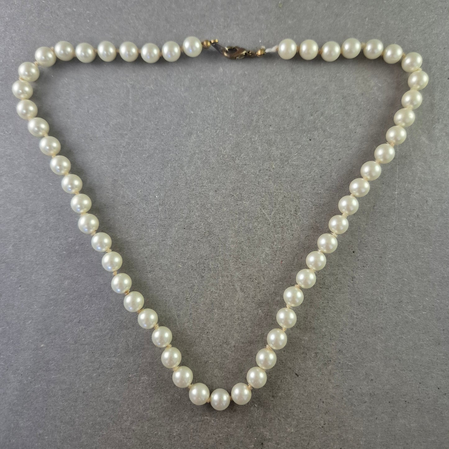 Klassische Perlen Halskette – Eleganter Schmuck für jeden Anlass