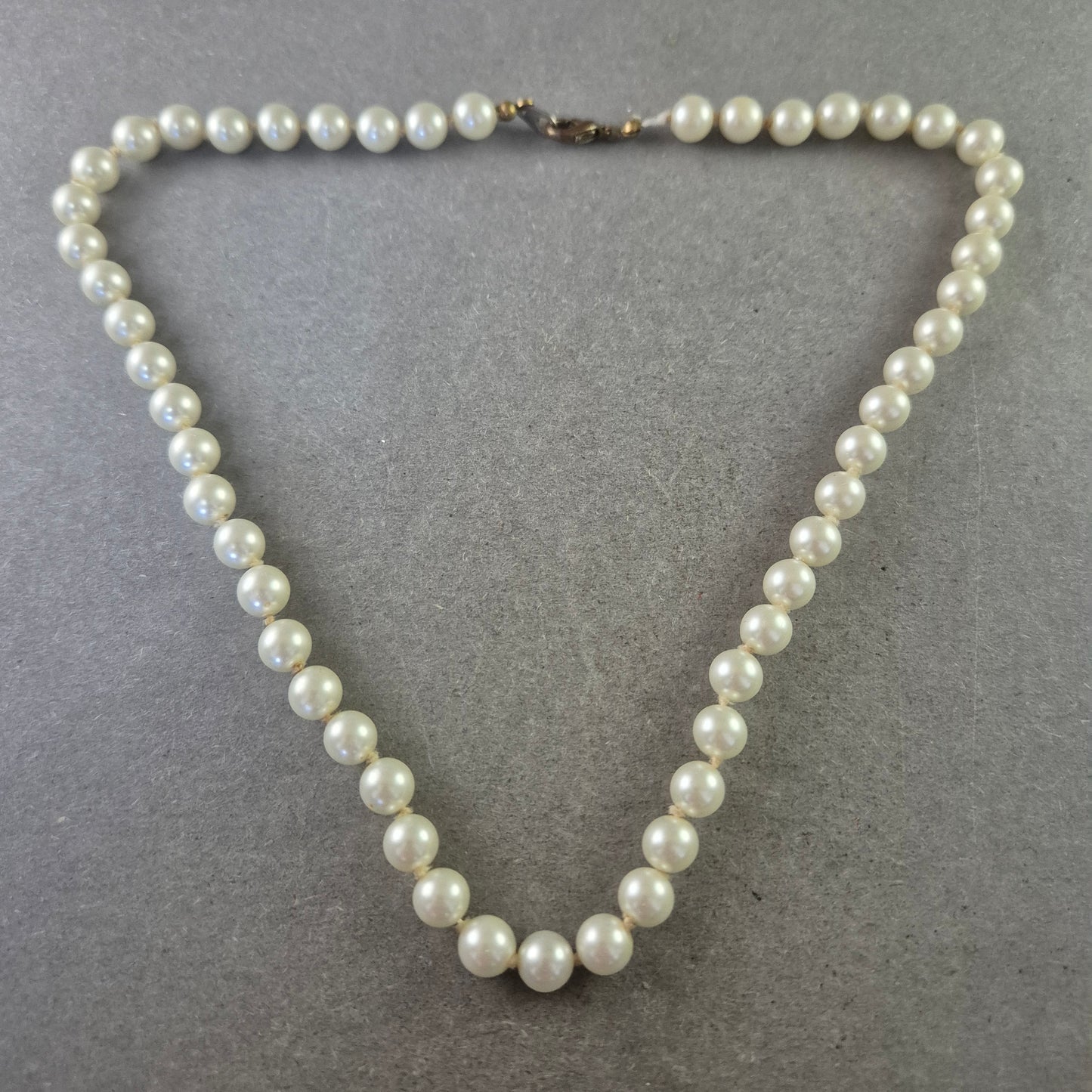 Klassische Perlen Halskette – Eleganter Schmuck für jeden Anlass