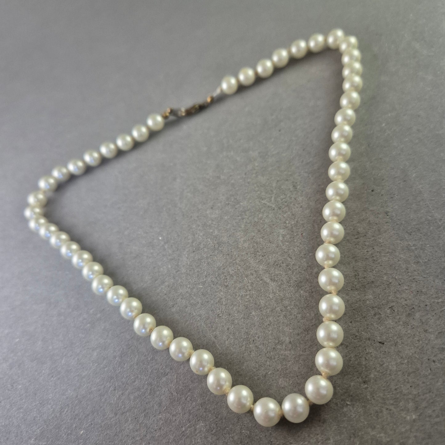 Klassische Perlen Halskette – Eleganter Schmuck für jeden Anlass