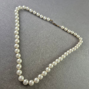 Klassische Perlen Halskette – Eleganter Schmuck für jeden Anlass