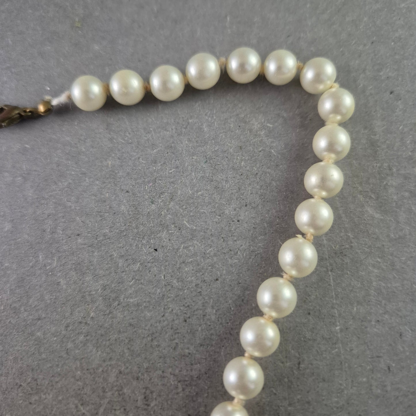 Klassische Perlen Halskette – Eleganter Schmuck für jeden Anlass