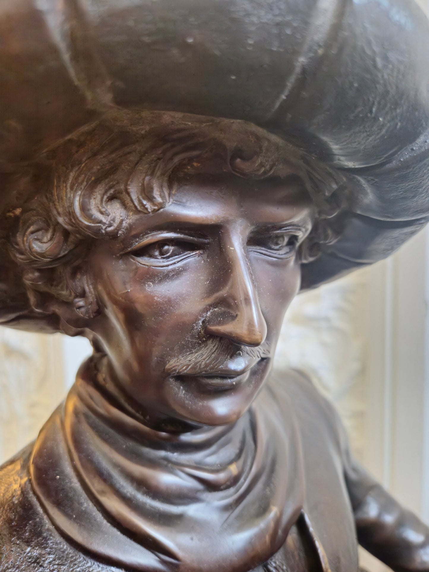 Große Schwere Bronze Skulptur Südeuropäischer Jäger auf Pferd ca. 120kg