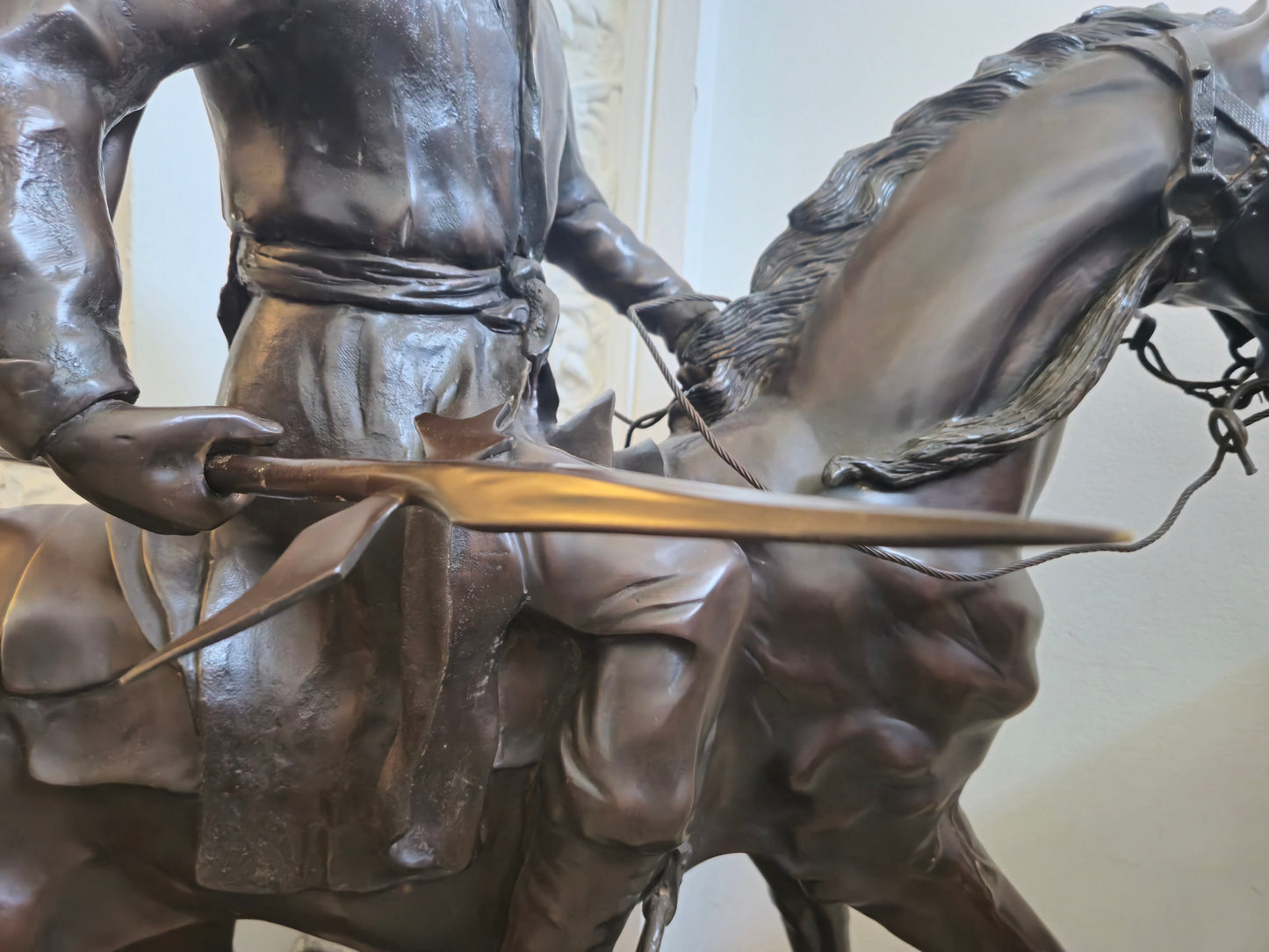 Große Schwere Bronze Skulptur Südeuropäischer Jäger auf Pferd ca. 120kg