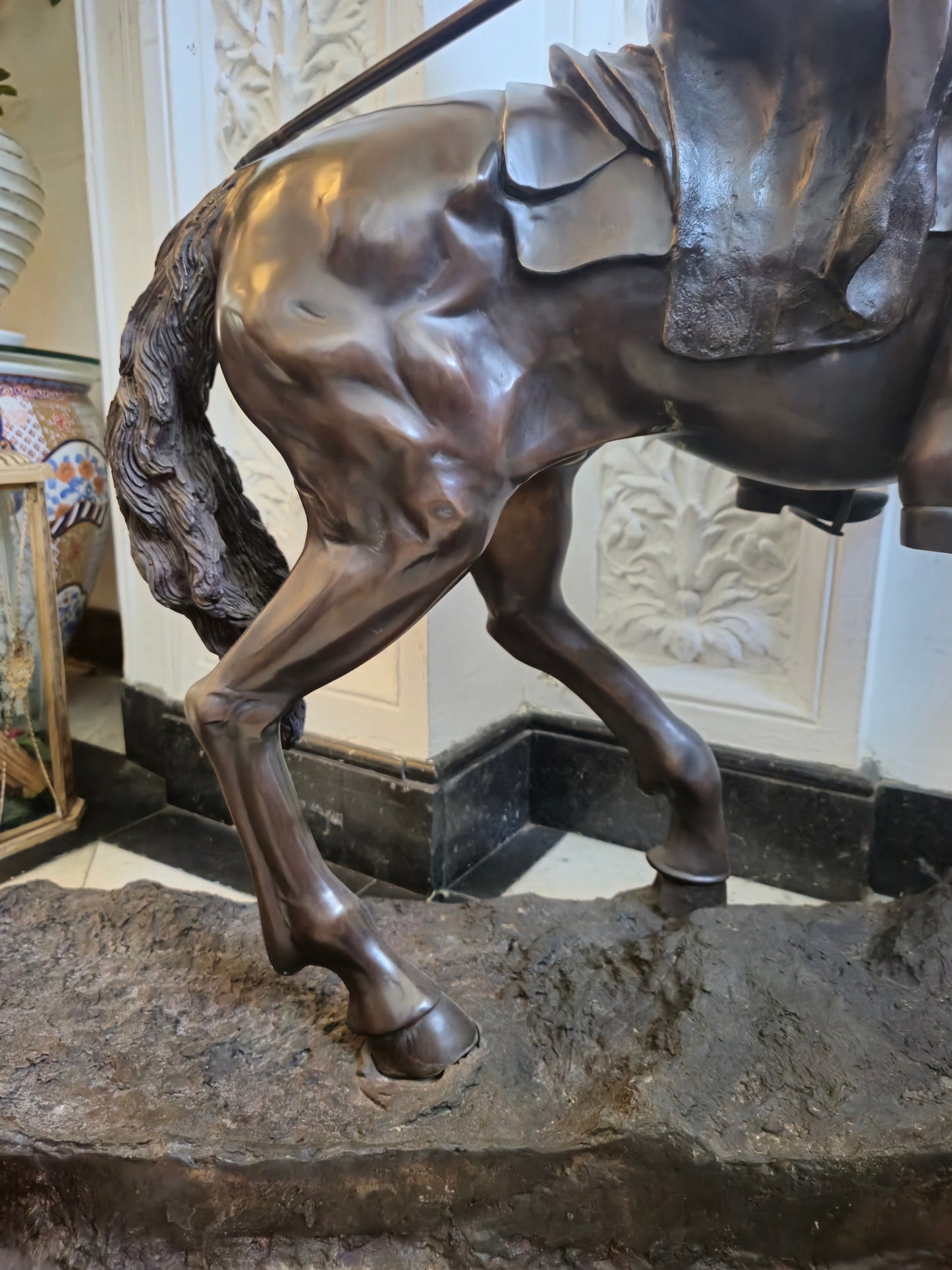 Große Schwere Bronze Skulptur Südeuropäischer Jäger auf Pferd ca. 120kg