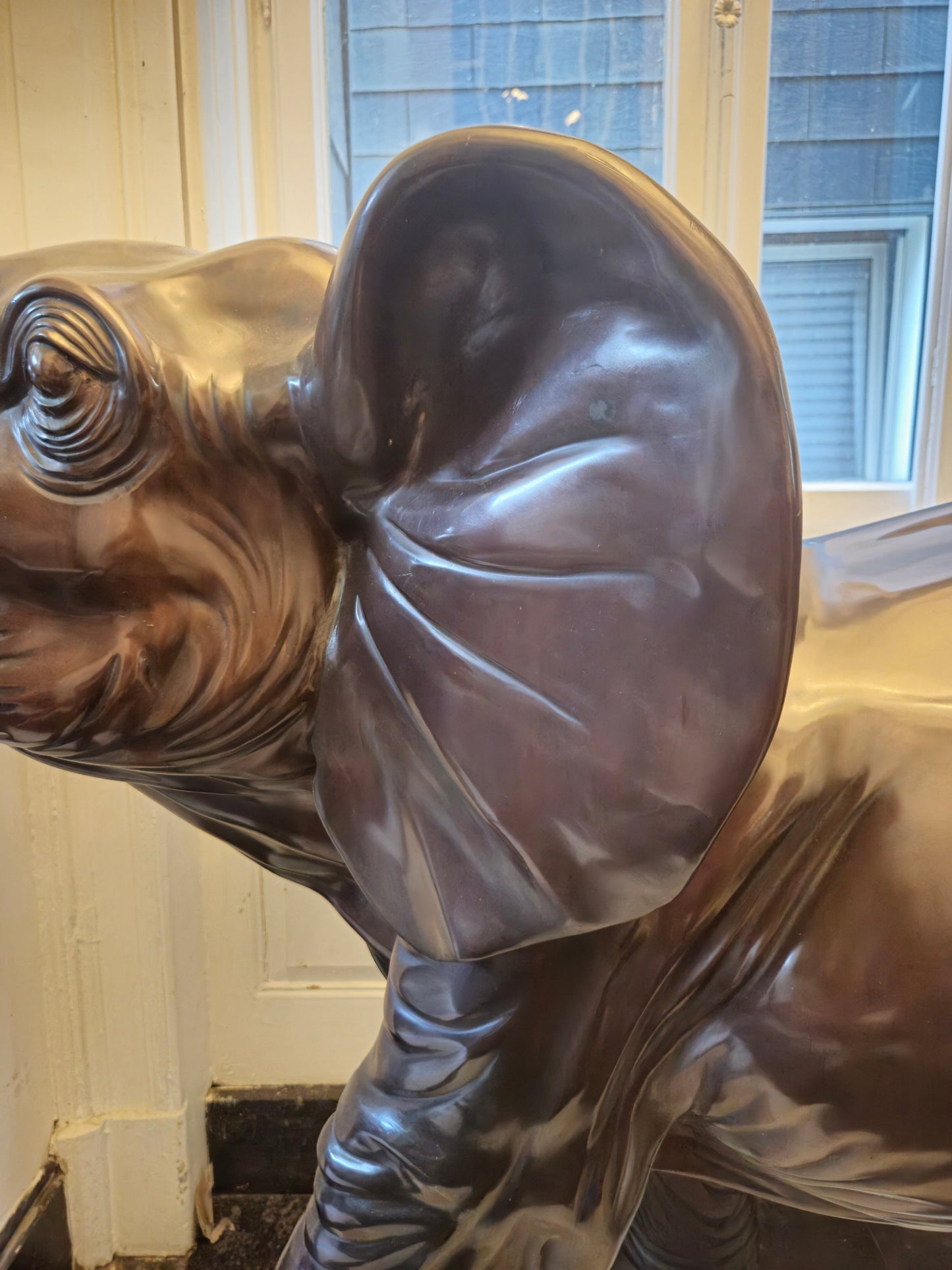 Große Schwere Fein gearbeitete Bronze Skulptur Elefant mit Stoßzähnen ca. 120kg