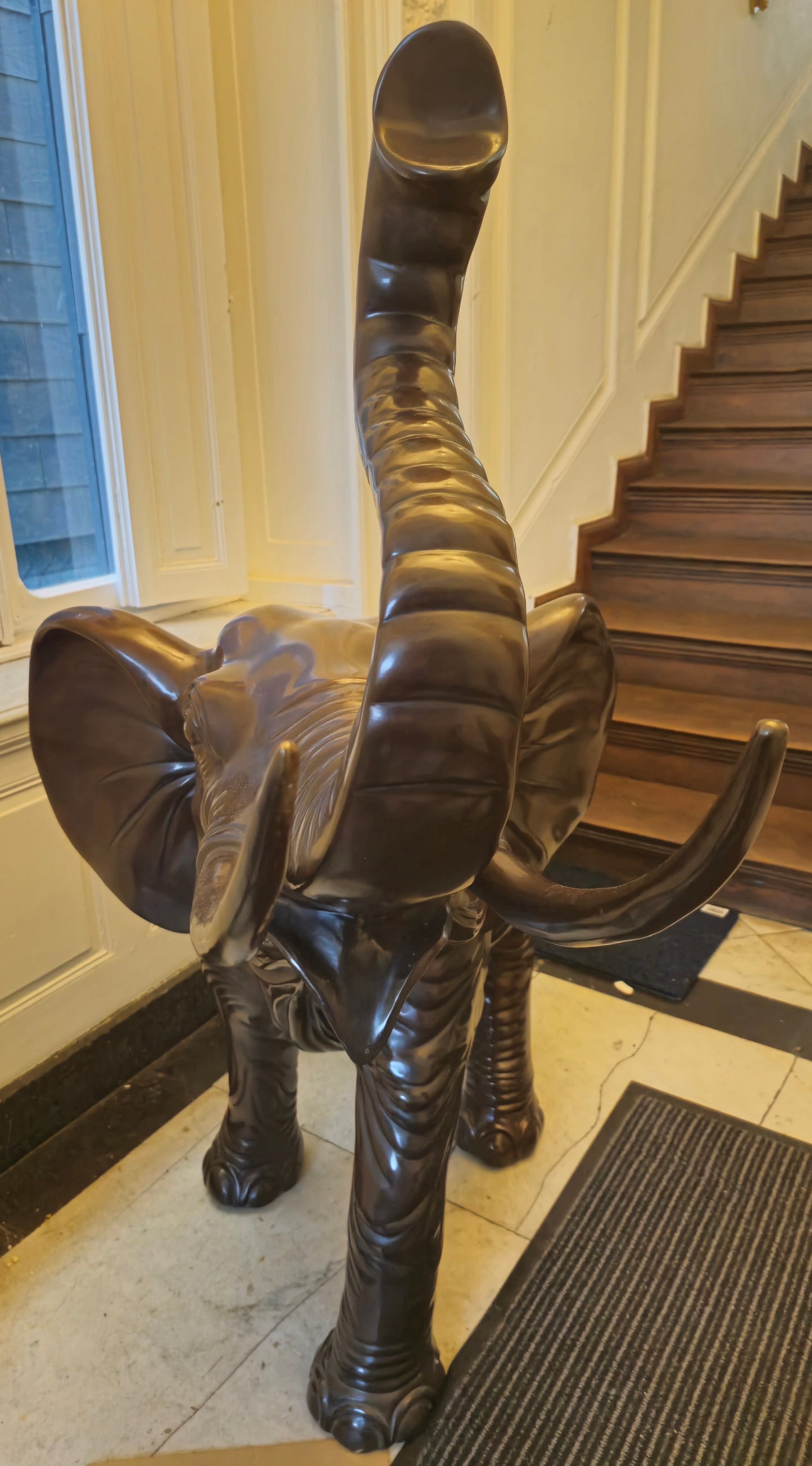 Große Schwere Fein gearbeitete Bronze Skulptur Elefant mit Stoßzähnen ca. 120kg