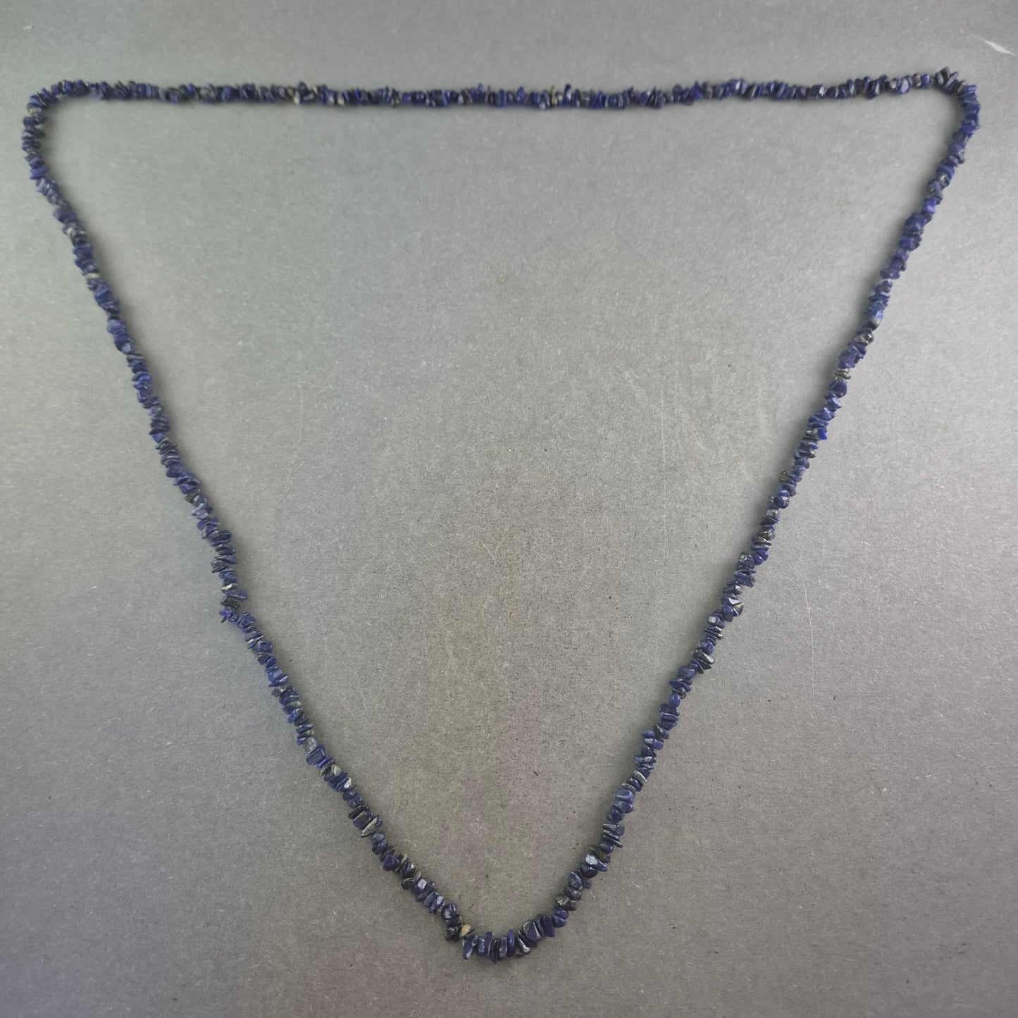 Blaue Edelstein Halskette – Natürliche Eleganz mit Splittersteinen