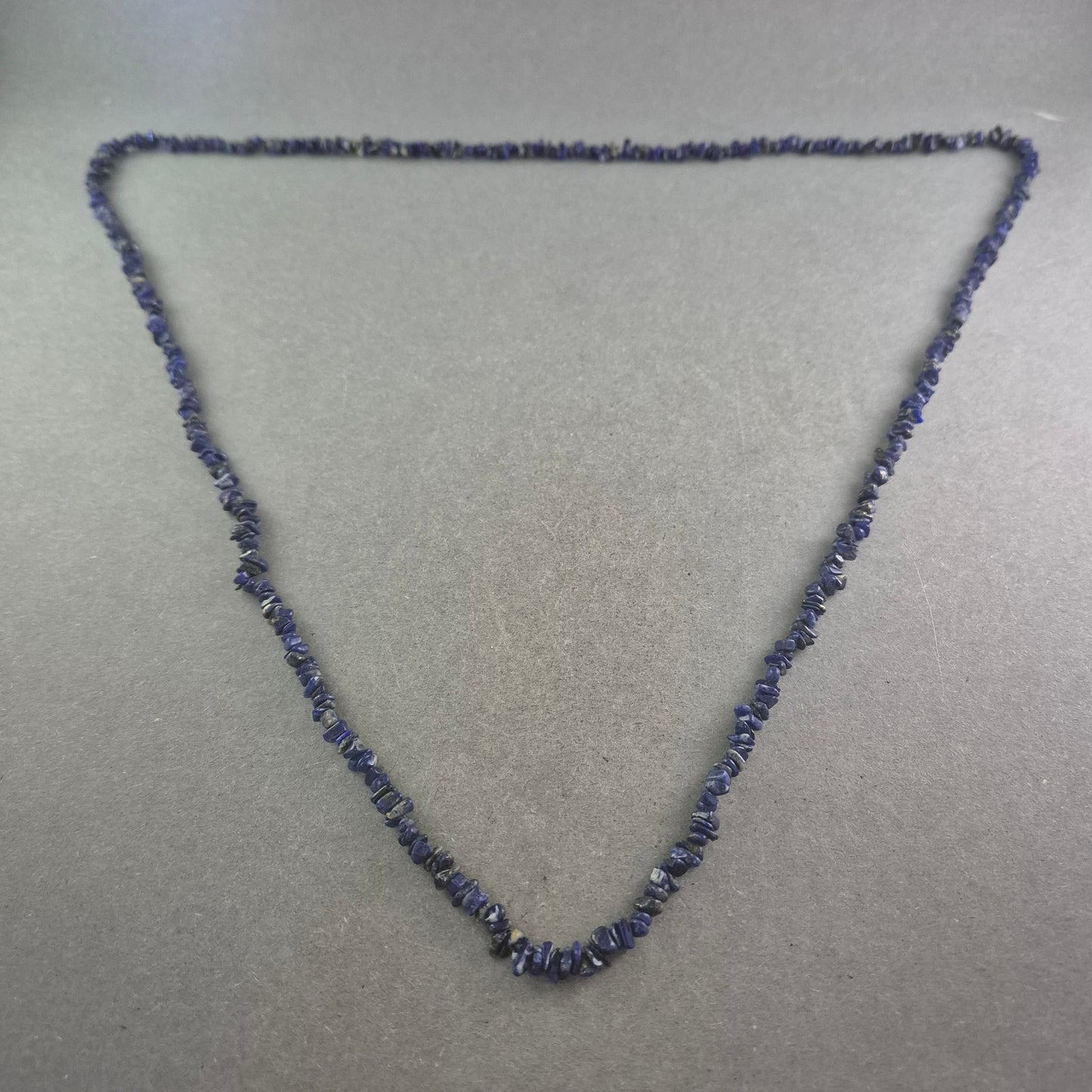 Blaue Edelstein Halskette – Natürliche Eleganz mit Splittersteinen