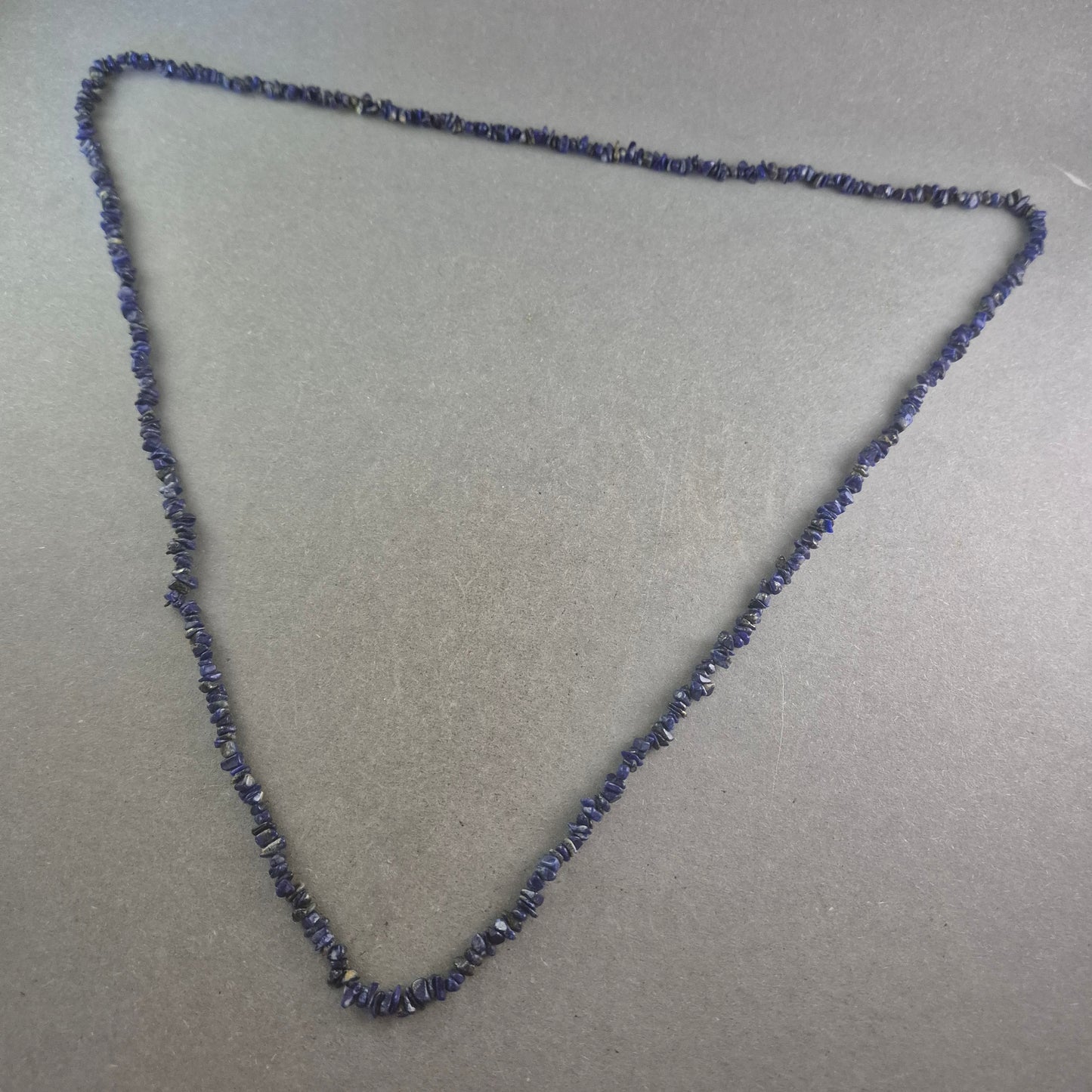 Blaue Edelstein Halskette – Natürliche Eleganz mit Splittersteinen